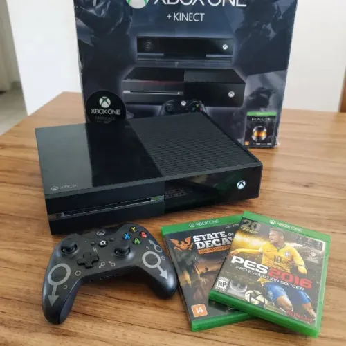 Xbox One Edição Halo + 2 Jogos + Controle + Em até 12x