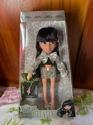 Boneca Bratz Jade Charmz Lacrada