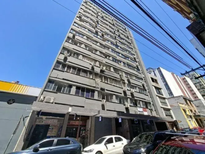 Loja Comercial com Mezanino no Centro de Florianópolis.