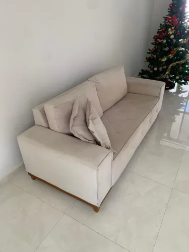 Vendo um sofá