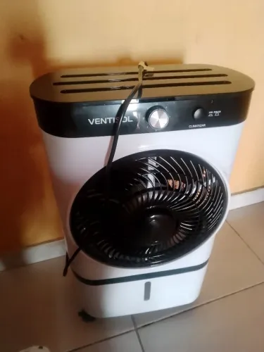 Climatizador e ventilador com suporte de gelo