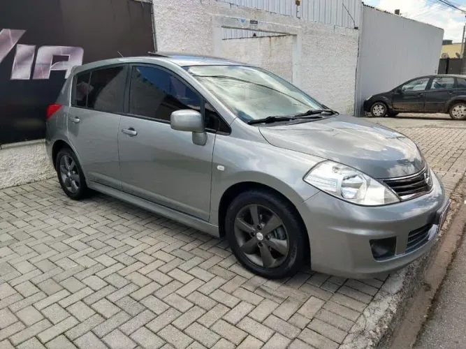 Nissan Tiida S 1.8/1.8 Flex 16V Mec. 2013
