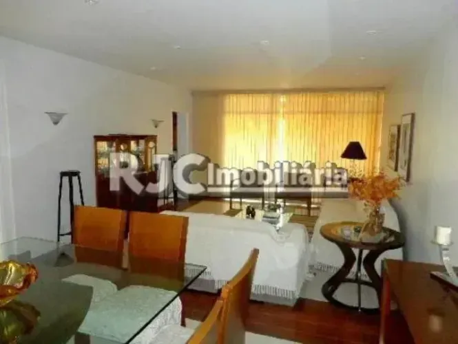 Apartamento de 224 metros quadrados no bairro Alto da Boa Vista com 3 quartos
