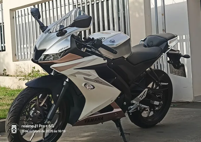 Yamaha R15