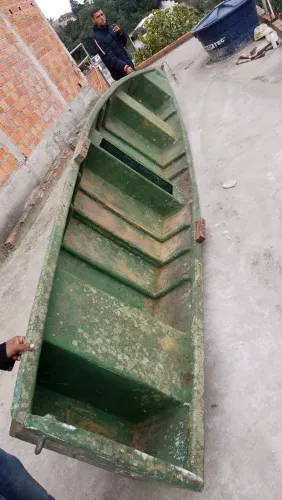 Barco em bom estado só pegar e ser feliz