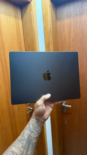 MacBook Pro M4 16/512 Semi Novo com Caixa
