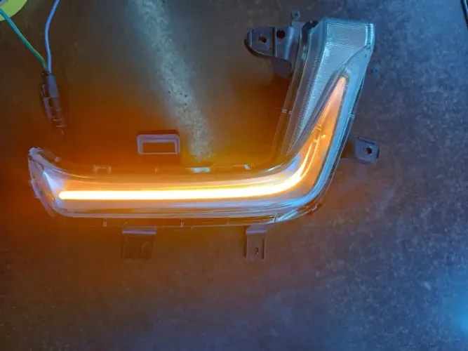 Farol De Milha Lado Esquerdo Tracker 2022 2023 Usado Led e pisca