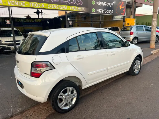Chevrolet Agile LTZ 1.4 MPFI 8V Flexpower 5P 2013