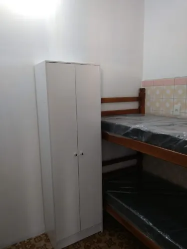 Quarto pra mulher casa compartilhada espaçosa tranquila segura localizada perto do metro
