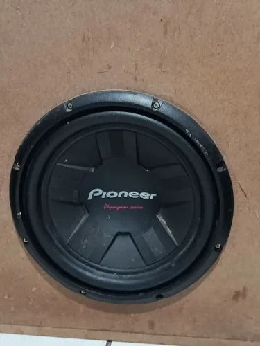 Vendo gravar 12 Pioneer 1400 RMS tá zero valor 370 reais interessa chama no WhatsApp