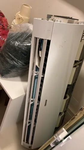 Ar condicionado de 56000 btus - Manutenção em dia - Gás Recolhido