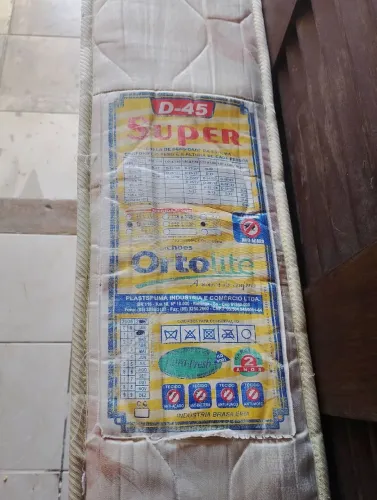 Vende-se colchão de solteiro usado. R$ 150,00 whatsapp *