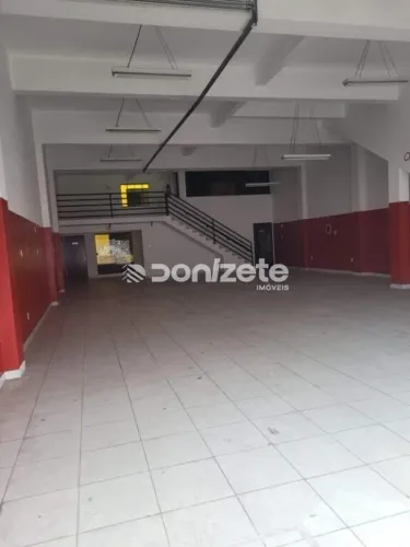 Prédio Comercial em Santo André (Vila Valparaíso) 488 m² úteis, 2 vagas, aceita financiam