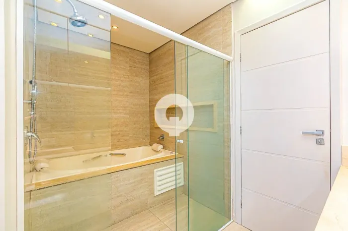 CASA EM CONDOMÍNIO 3 SUÍTES- CAMPO COMPRIDO