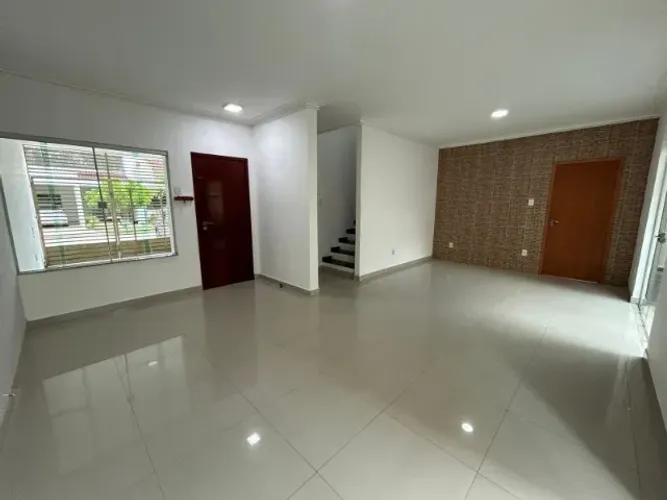 Alugo casa 3/4 - Av. Duque de Caxias