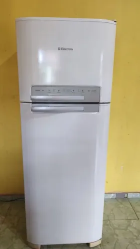 Geladeira Electrolux gelo seco funcionando