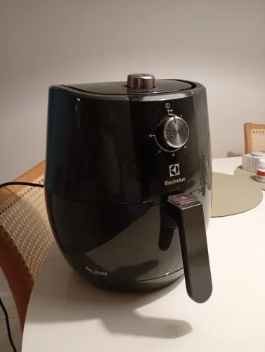 Panela AirFryer Eletrolux Modelo Rita Lobo 4,5 Litros 