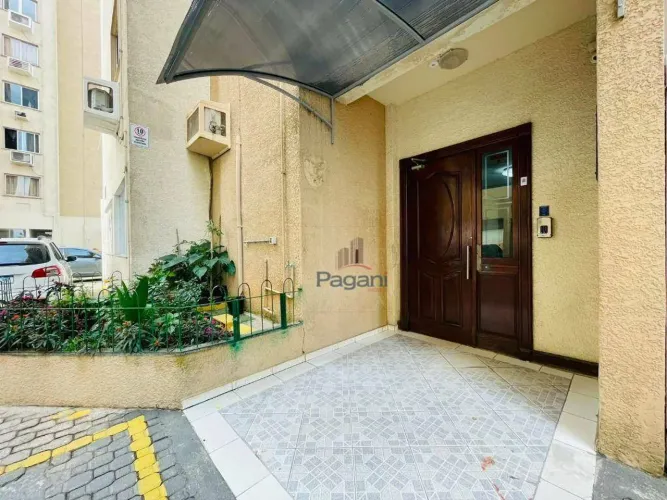 Apartamento com 3 dormitórios para alugar, 72 m² por R$ 3.101,25/mês - Areias - São José/S