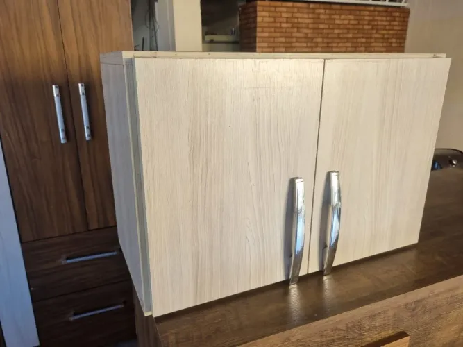 Armário nicho R$120 conservado<br>Fixar na parede