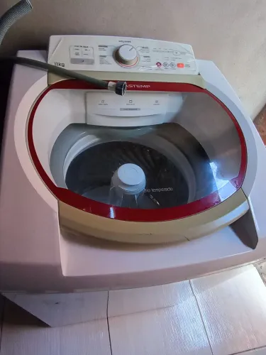 Máquina de lavar roupa ? Brastemp.