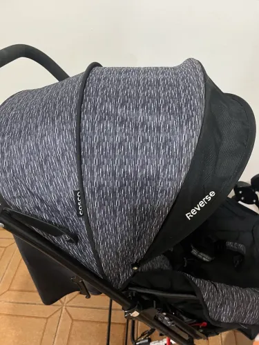 Vende-se Carrinho de Bebê +Berço (com colchão)+ Banheira + Andador de Empurrar