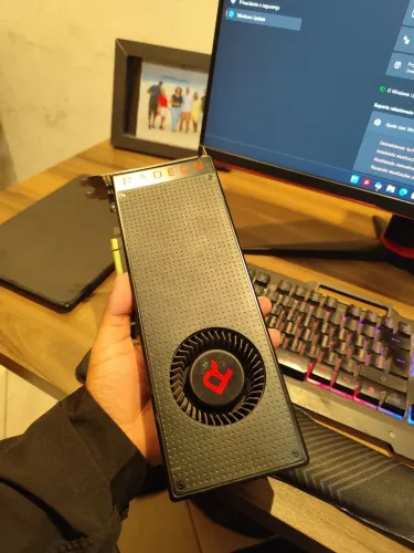 Placa de Vídeo XFX AMD RX Vega 56 8 GB 