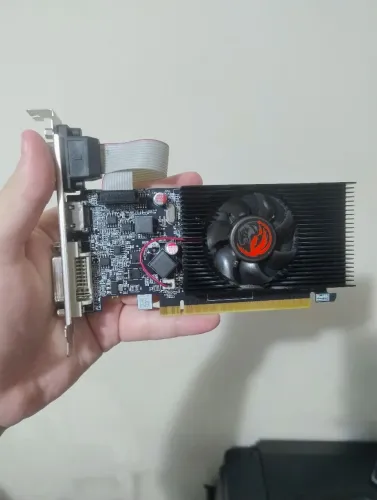 Placa de Vídeo PCYes GT 210 1GB DDR3 | Funcionando | Testada