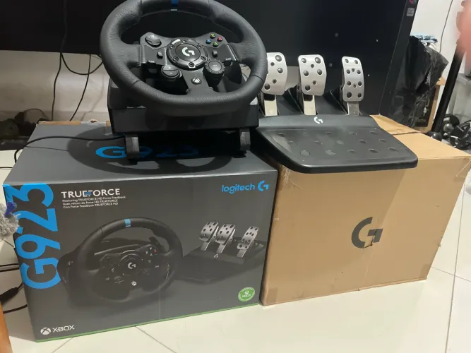 Volante Logitech G923 - Novo