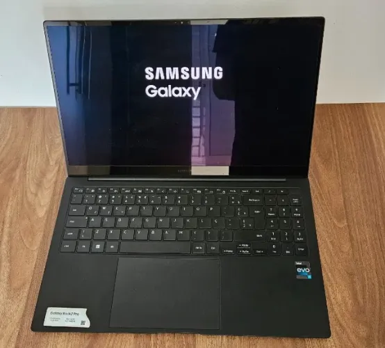 Samsung Galaxy Book2 Pro 15,6 AMOLED 16GB 1TB GPU 4GB Notebook Ultrafino Excelente