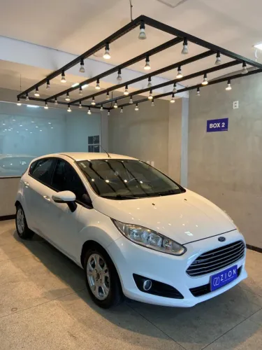 Ford Fiesta 1.6 16V Flex Aut. 5P 2015