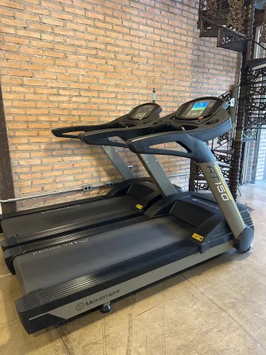 Esteira Movement Professional RT150