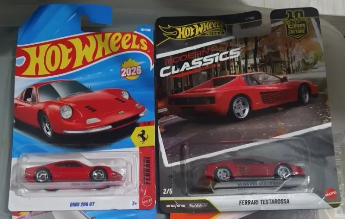 Hot Wheels Ferrari Testarossa + Dino 2026 GT