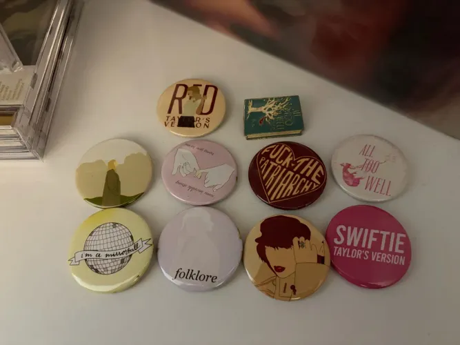 Bottoms e pin Taylor swift variados red folklore 