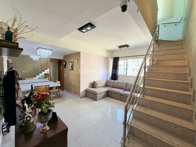 Cobertura à venda no Bairro Coração de Jesus