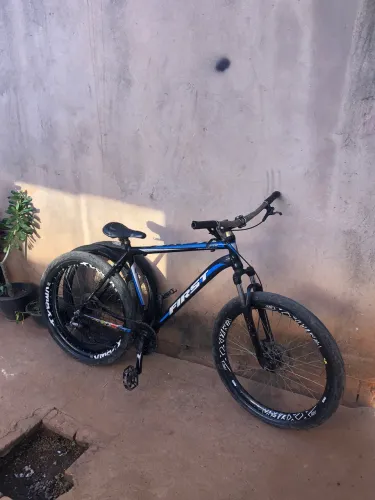 Vendo essa bike com uma par de vmaxx um par de kenda tudo zero só pegar e andar 