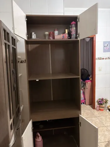 VENDE SE ARMÁRIO DE COZINHA