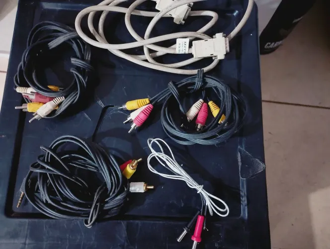 Cabos e fios eletrônicos