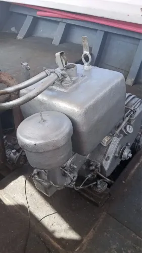 Motor NSB 18 completo, com hélice, reversor, quadrado, bomba e refrigeração