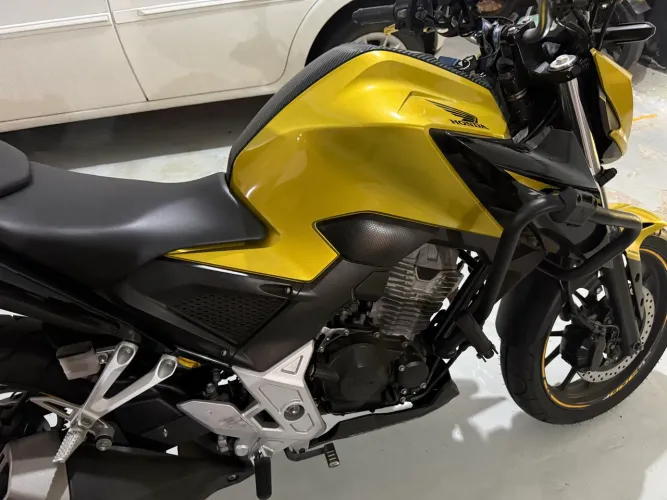 Honda cb 300f Twister impecável