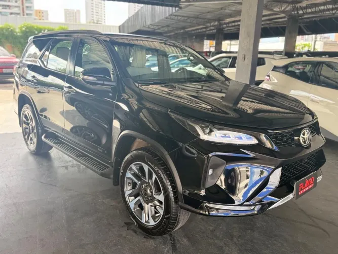 Toyota Hilux SW4 SRX 4X4 2.8 TDI 16V Dies. Aut. 2017