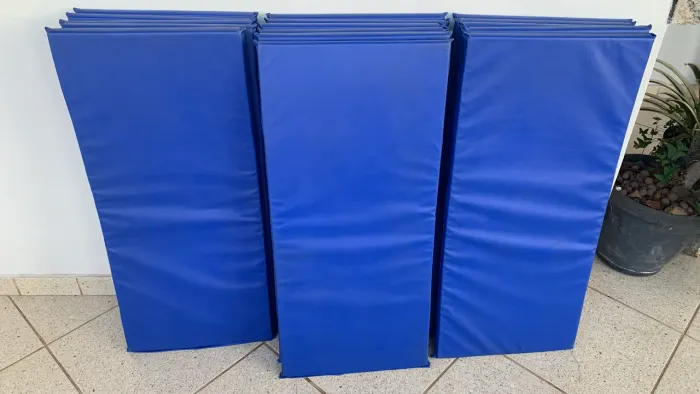 Colchonete Azul Impermeável 90X40X3 - Academias, Pilates, Escolas, Creches.
