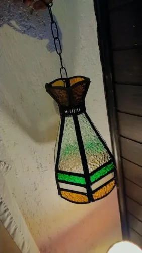 Luminária lustre vitral vidros intactos está sem um bocal faço colocar outro