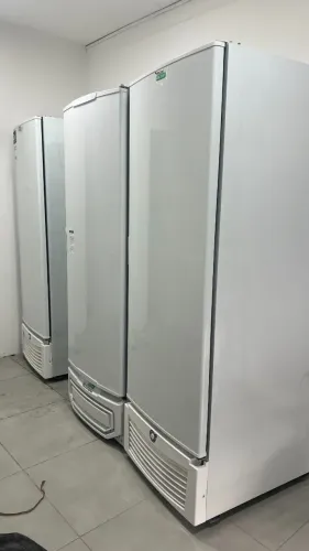 Freezer vertical 559L (resfria e congela)