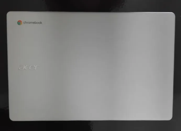 Notebook Acer Chromebook 315 prateado novo.