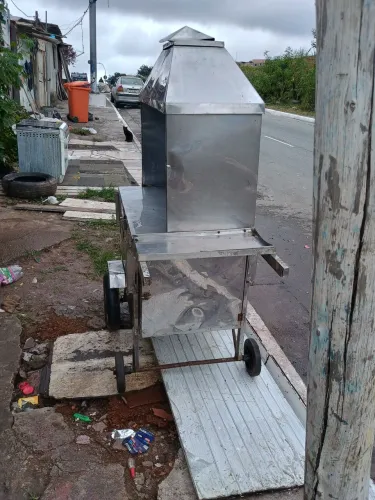 Carrinho prá venda de churrasco 