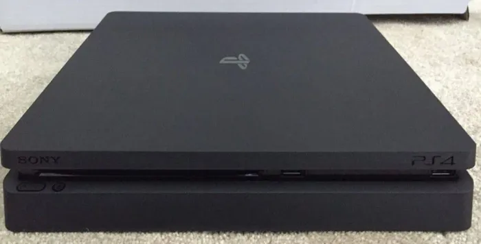 Faco troca de ps4 novo,  não faço troca com celular 
