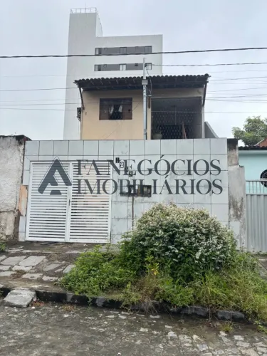 Casa na melhor localização do Catolé