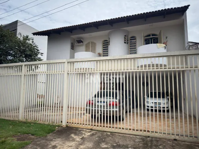 Sobrado à venda no Jardim América - Goiânia/GO