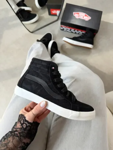 Bota Vans Sk8-Hi Pretos de Cano Alto Sola Branca Clássica Feminino
