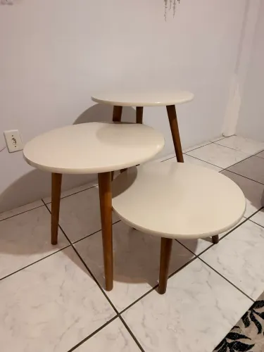 Conjunto de Mesas de Apoio